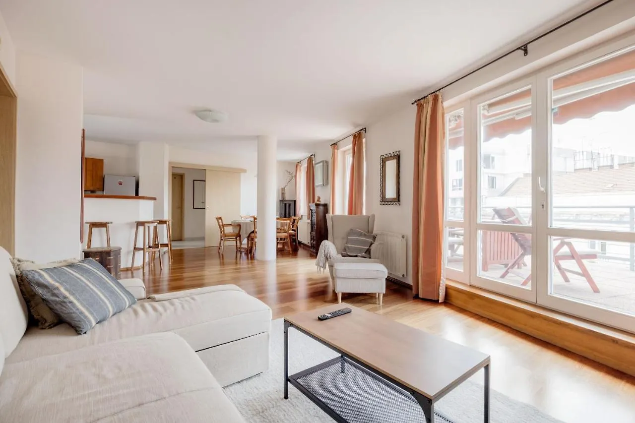 Bright And Spacious Penthouse W/ Terrace & Parking Budapest Hungary